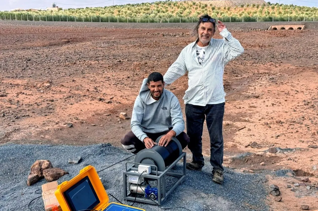 sourcier maroc abvec camera Andelmajid et Pierre Cabanba