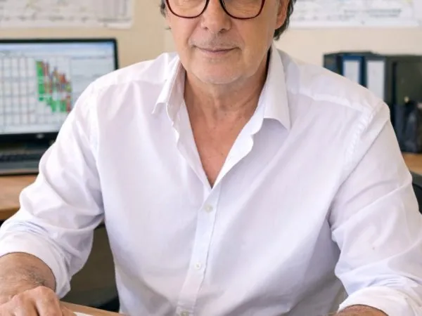 Pierre Cabana, fondateur d'Allo Eau Maroc, spécialiste de la détection d'eau souterraine à Marrakech et au Maroc pour particuliers et professionnels